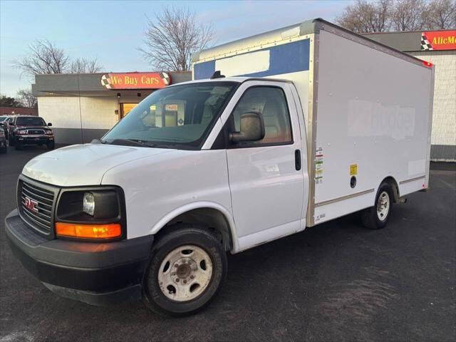 2019 Chevrolet Express Cutaway Base's photo