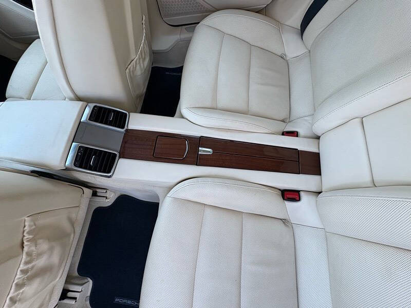 2011 Porsche Panamera 4