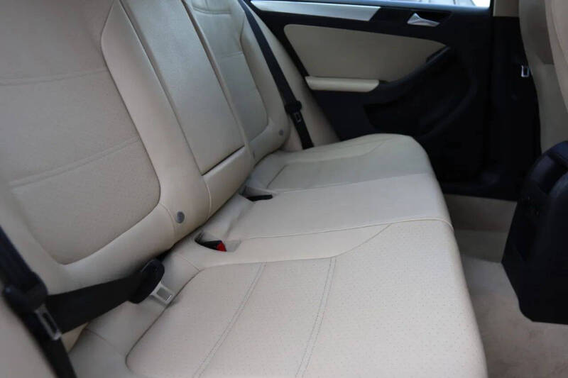 2013 Volkswagen Jetta Hybrid SEL Premium