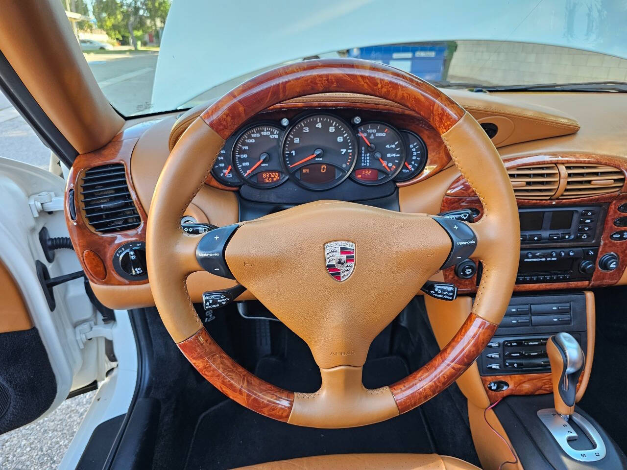 2001 Porsche 911 38