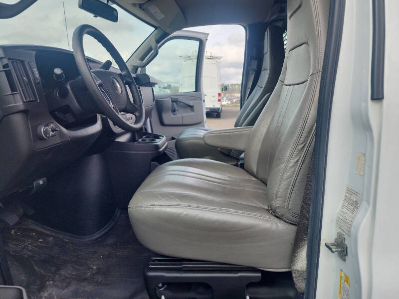 2022 Chevrolet Express 2500