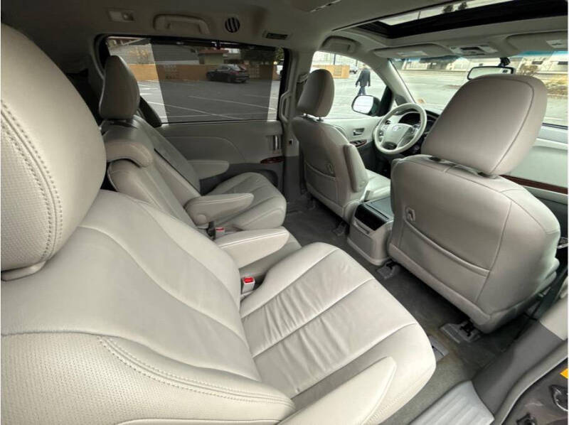 2014 Toyota Sienna
