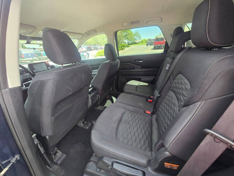 2022 Nissan Pathfinder S