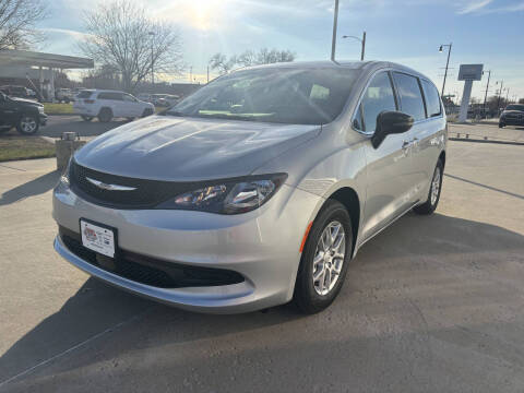 2026 Chrysler Voyager LX