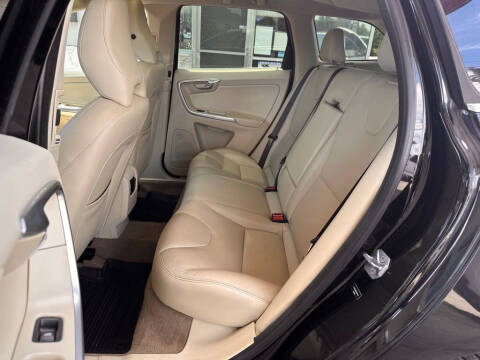 2015 Volvo XC60 T5 Drive-E Premier