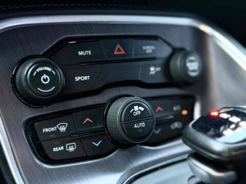 2017 Dodge Challenger SXT