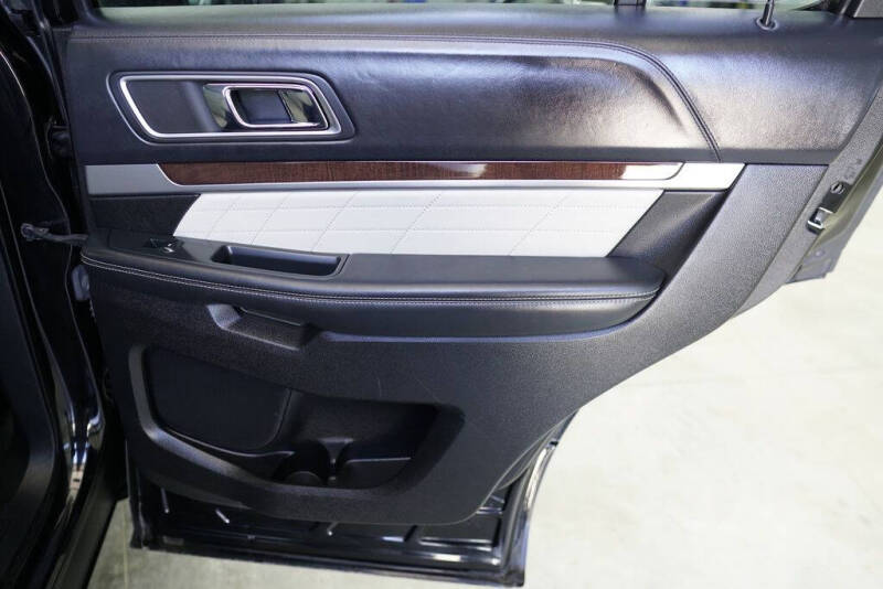 2017 Ford Explorer Platinum