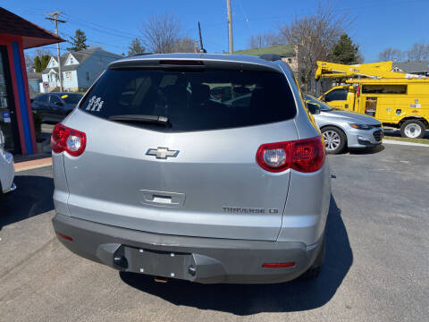 2011 Chevrolet Traverse LS