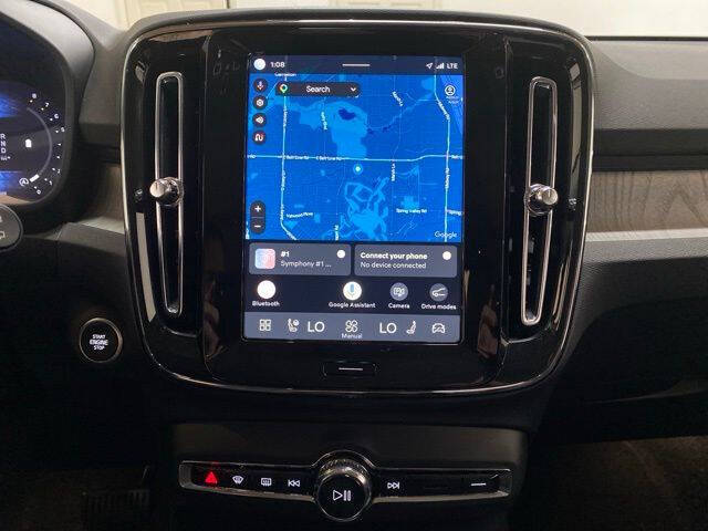 2025 Volvo XC40 B5 Core Bright Theme