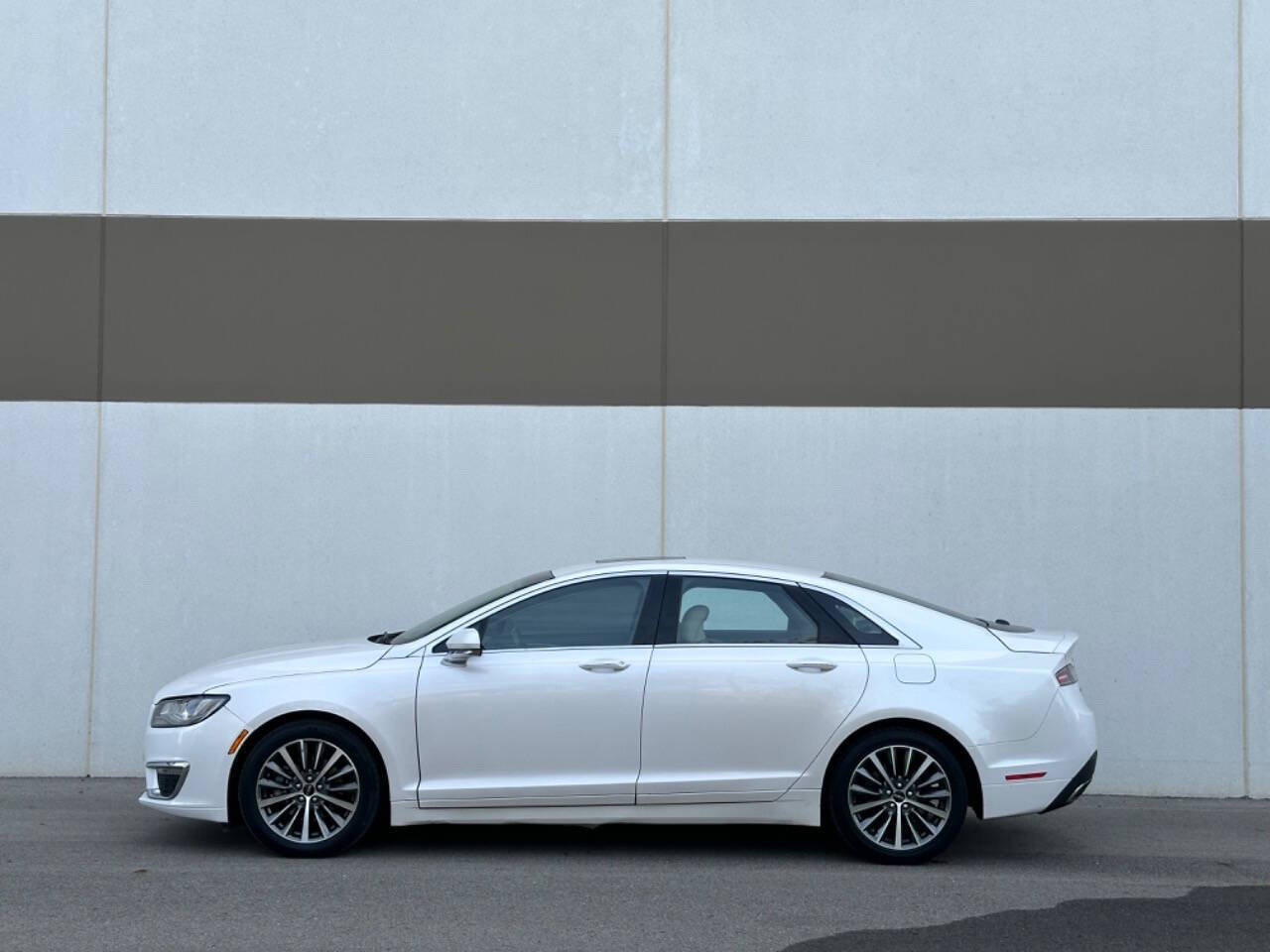 2018 Lincoln MKZ for sale at Phoenix Motor Co in Romulus, MI