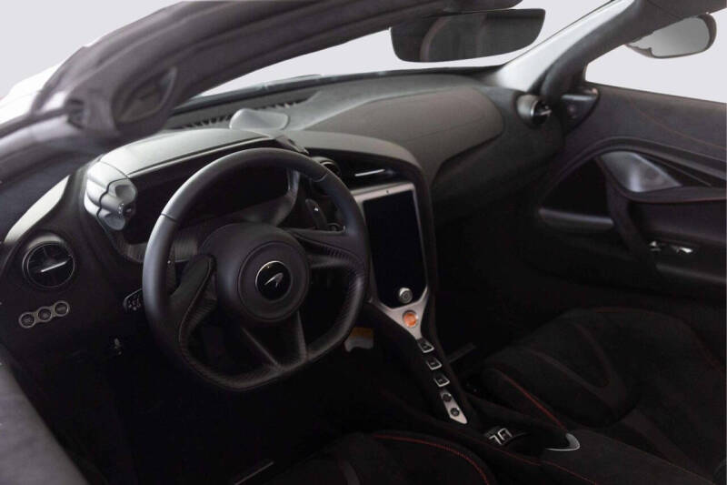 2025 McLaren 750S Spider