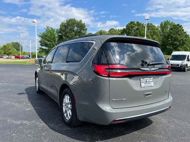 2022 Chrysler Pacifica 6