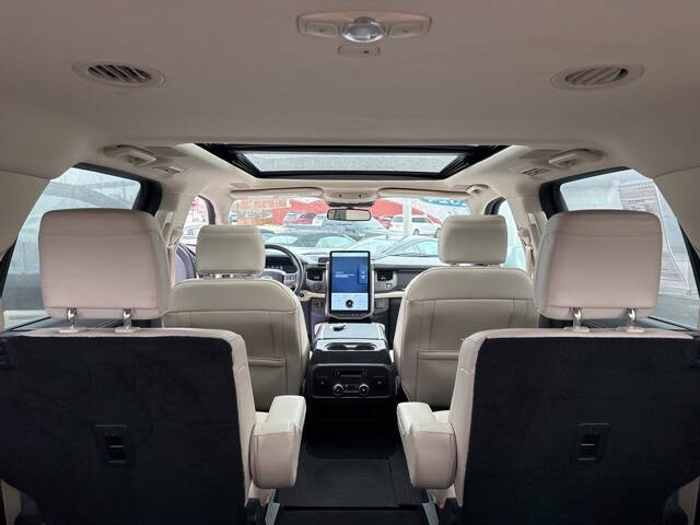 2024 Ford Expedition Platinum