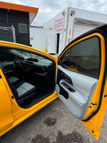 2014 Toyota Prius c Three