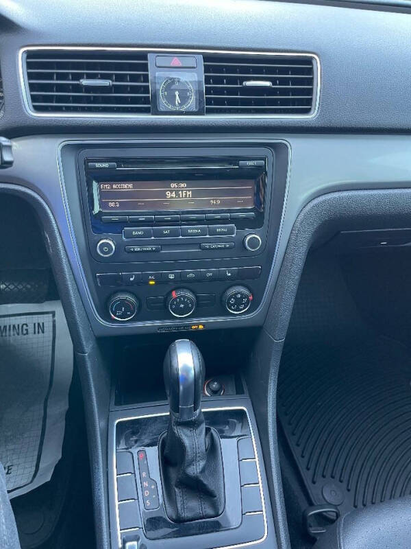 2015 Volkswagen Passat 1.8T Wolfsburg Edition