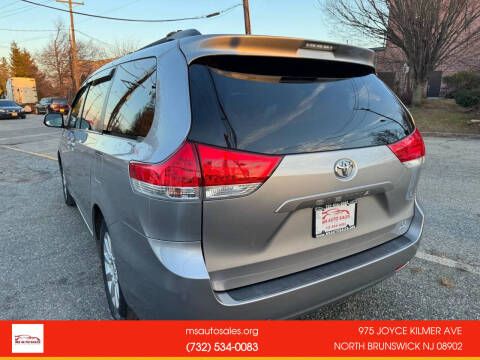2012 Toyota Sienna LE 7-Passenger