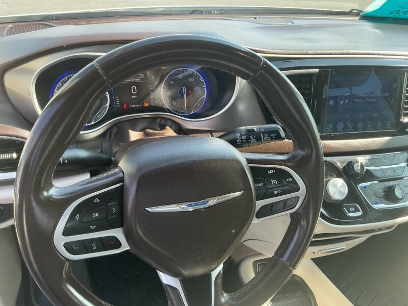 2017 Chrysler Pacifica Touring-L