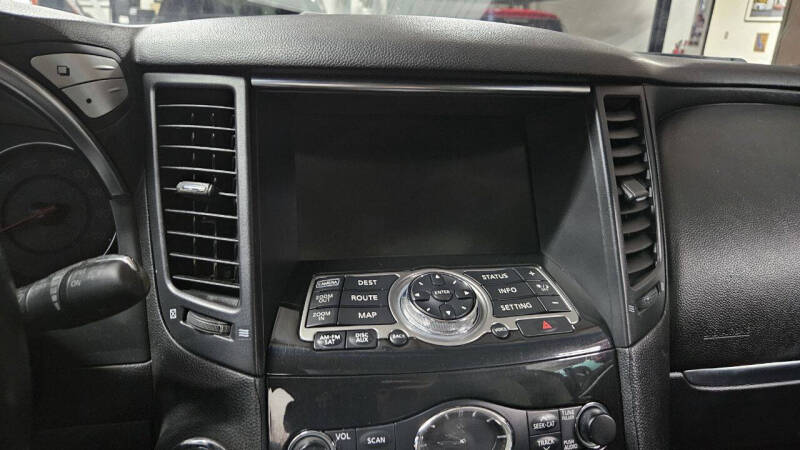 2010 INFINITI FX 35 photo 22