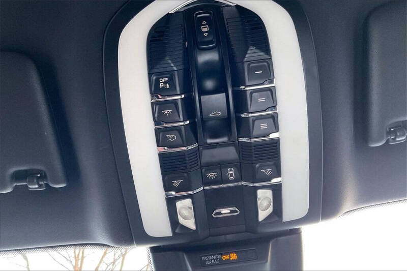 2020 Porsche Macan S