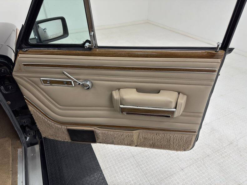 1991 Jeep Grand Wagoneer