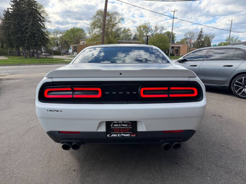 2017 Dodge Challenger SXT Plus