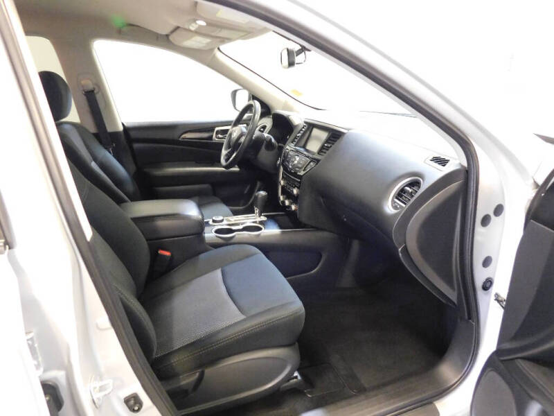 2019 Nissan Pathfinder SV