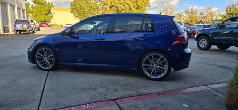 2017 Volkswagen Golf R 4Motion