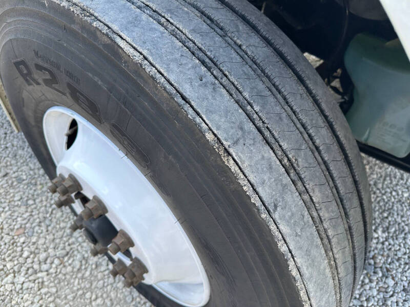 2018 Freightliner M2 106