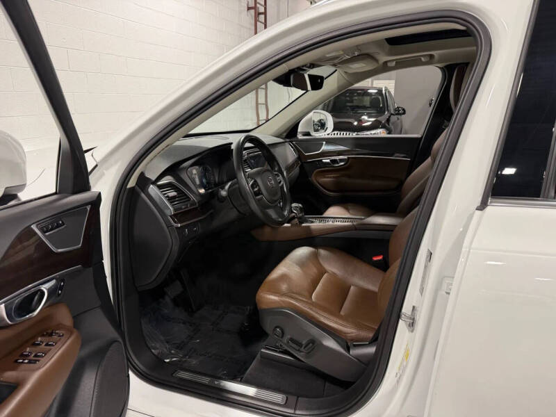 2019 Volvo XC90 T6 Momentum