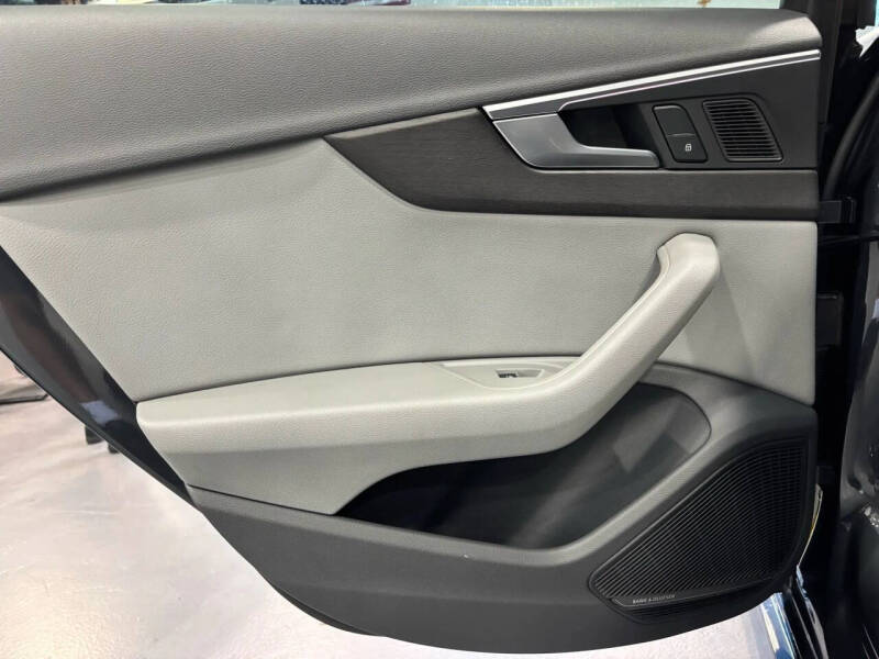 2017 Audi A4 2.0T quattro Prestige