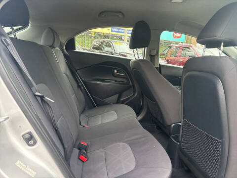 2014 Kia Rio 5-Door LX