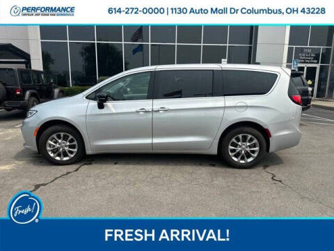 2024 Chrysler Pacifica Touring L