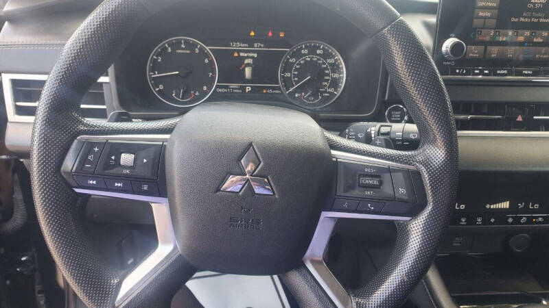 2022 Mitsubishi Outlander ES