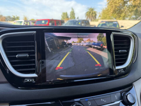 2022 Chrysler Voyager LX