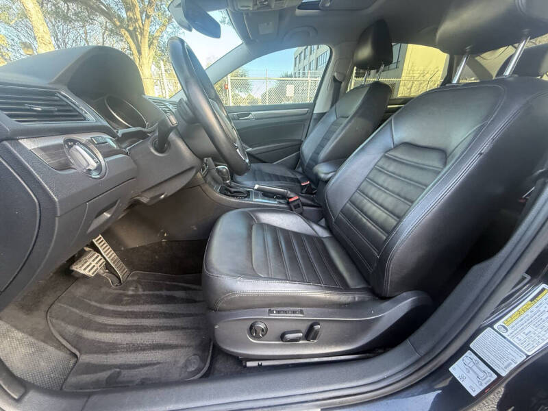 2017 Volkswagen Passat V6 SEL Premium