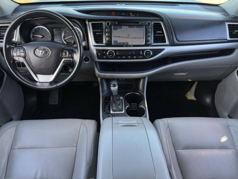 2017 Toyota Highlander XLE