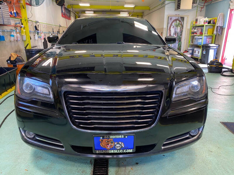 2014 Chrysler 300 S photo 9