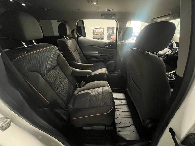2021 GMC Acadia AT4
