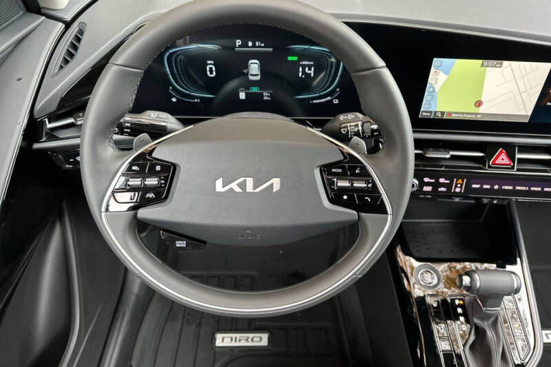 2025 Kia Niro EX