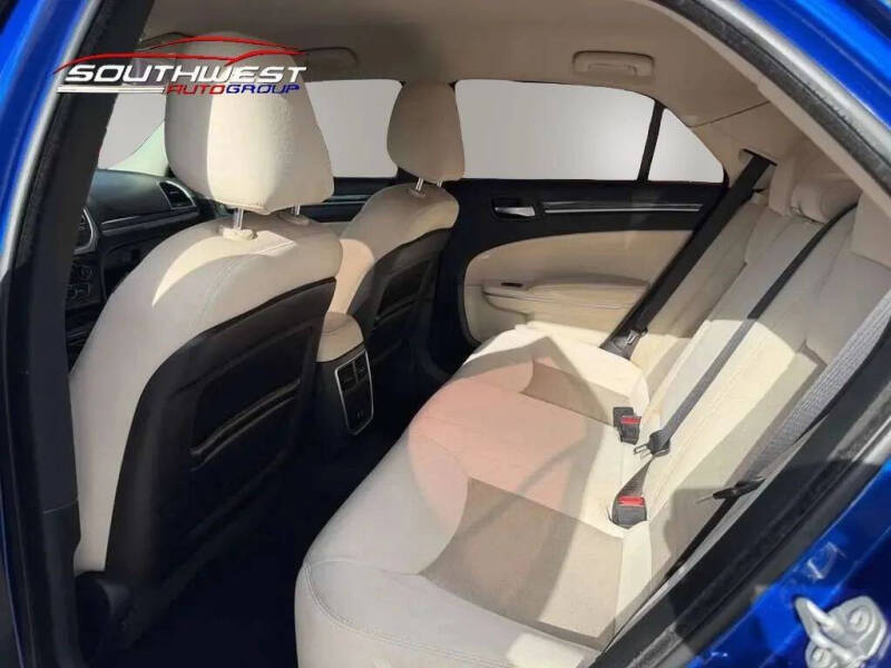 2019 Chrysler 300