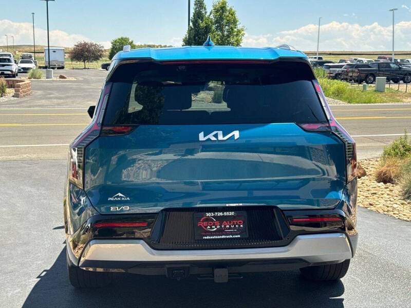 2024 Kia EV9 Land