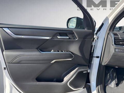 2025 GMC Acadia Elevation