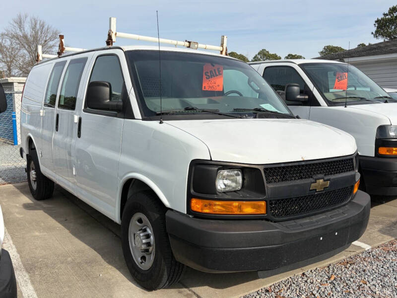 2016 Chevrolet Express Cargo Work Van's photo