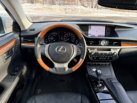 2014 Lexus ES 300h