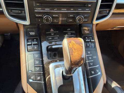 2016 Porsche Cayenne GTS