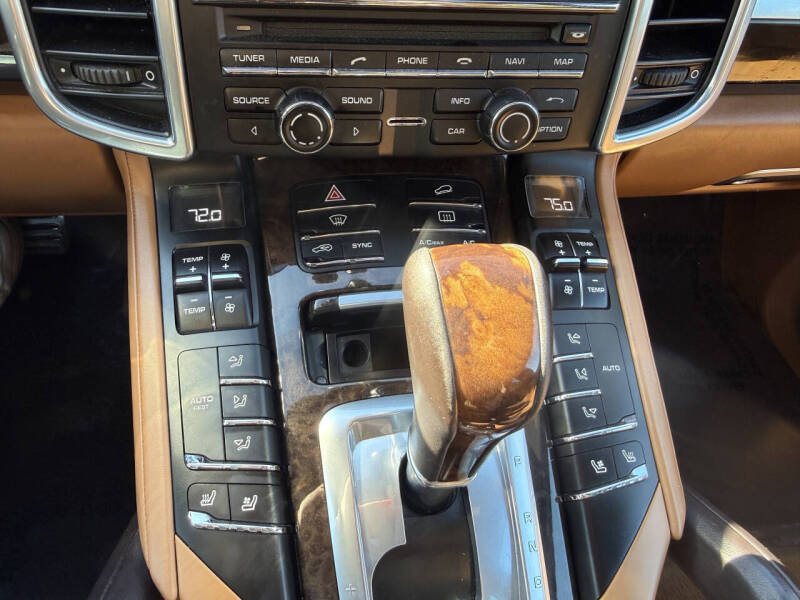 2016 Porsche Cayenne GTS