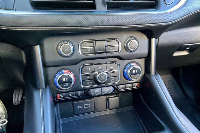 2023 GMC Yukon XL AT4