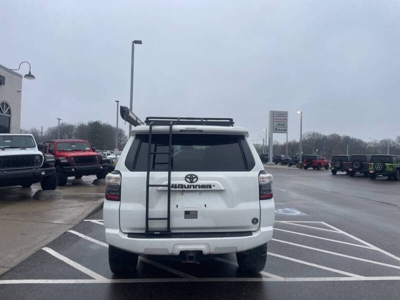 2016 Toyota 4Runner SR5