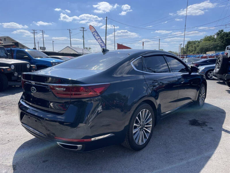 2017 Kia Cadenza Premium