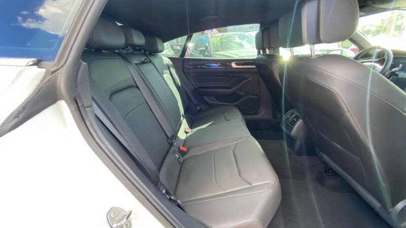 2022 Volkswagen Arteon SE R-Line